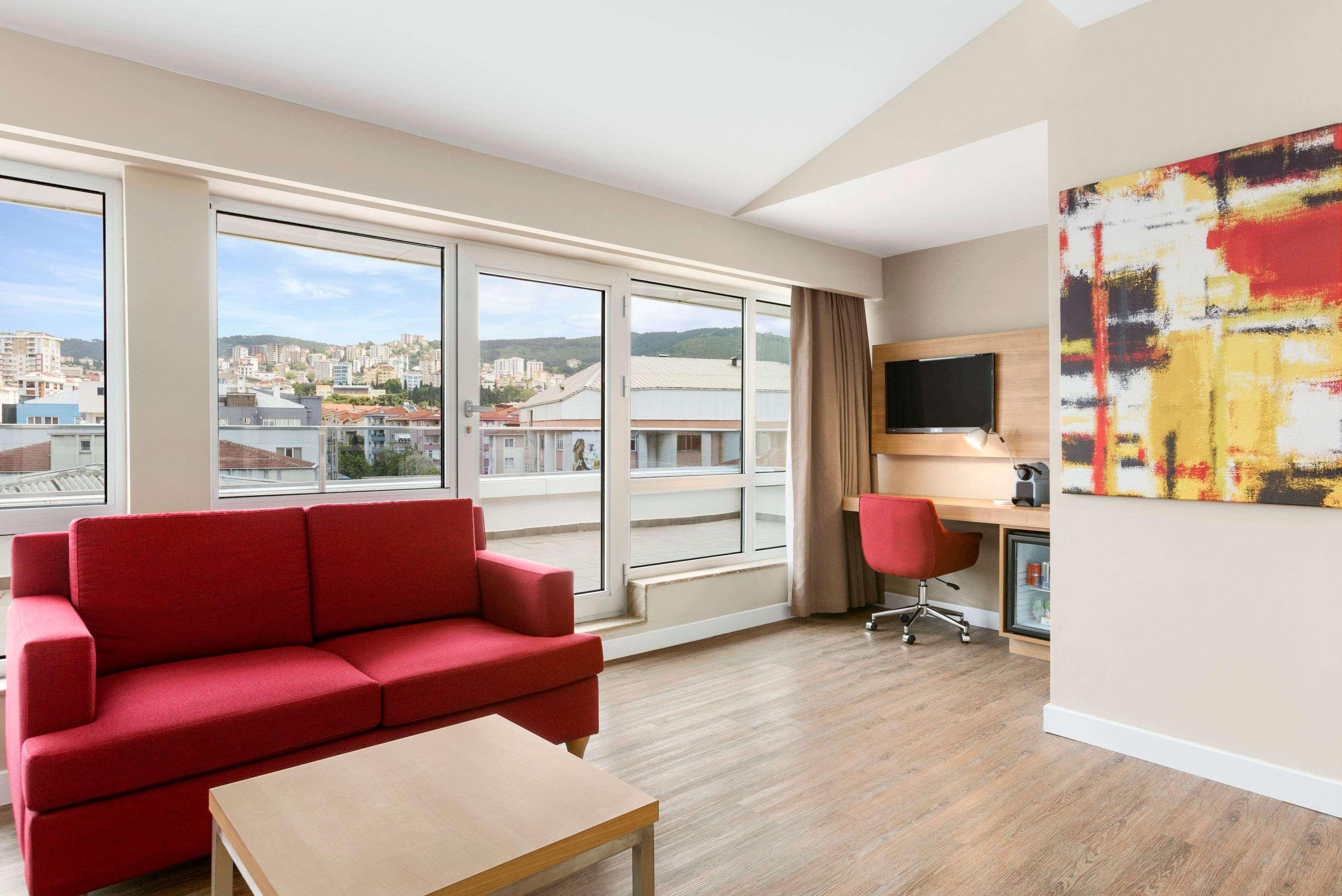 Ramada Encore Istanbul Kartal Экстерьер фото