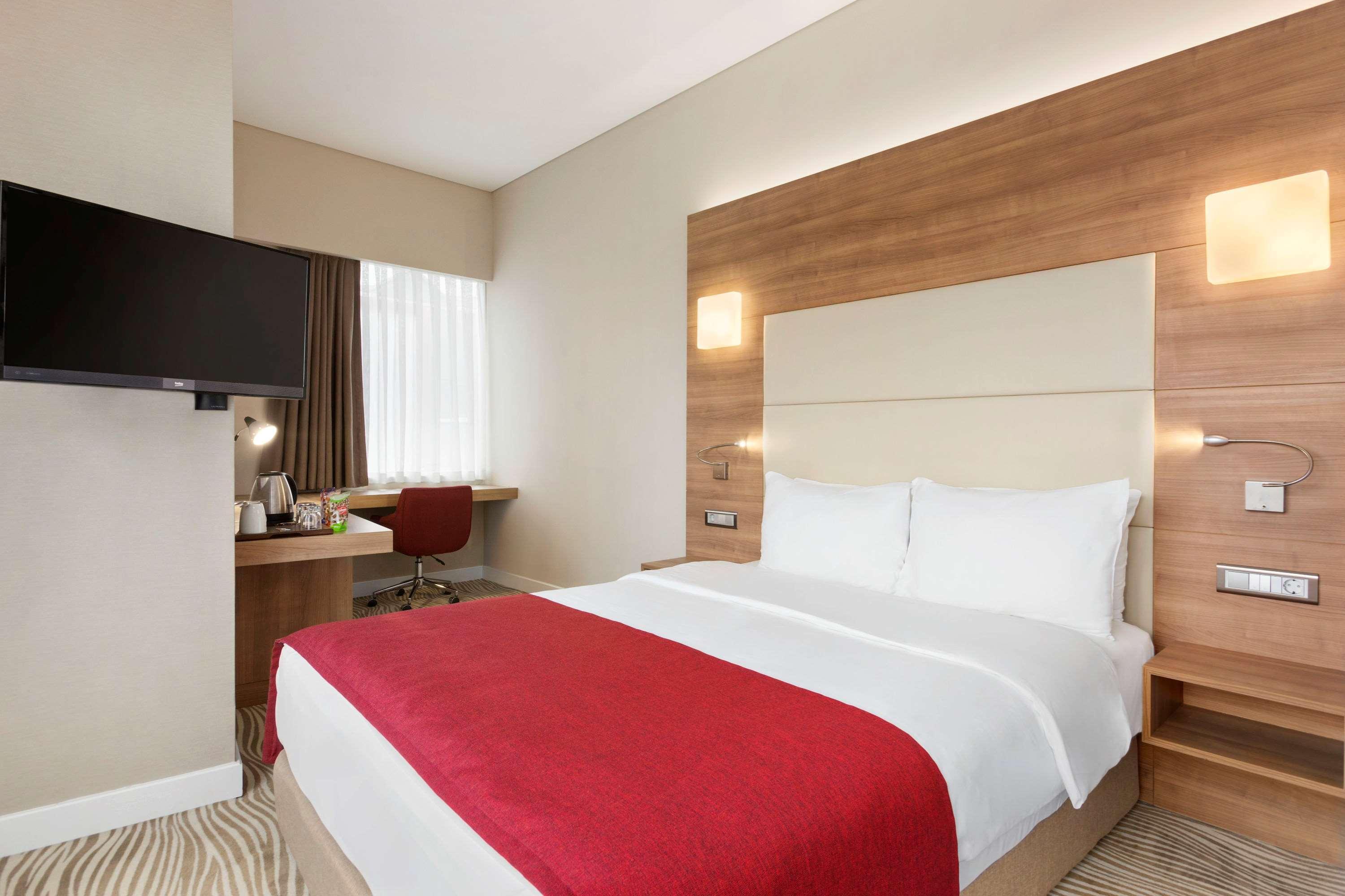 Ramada Encore Istanbul Kartal Экстерьер фото