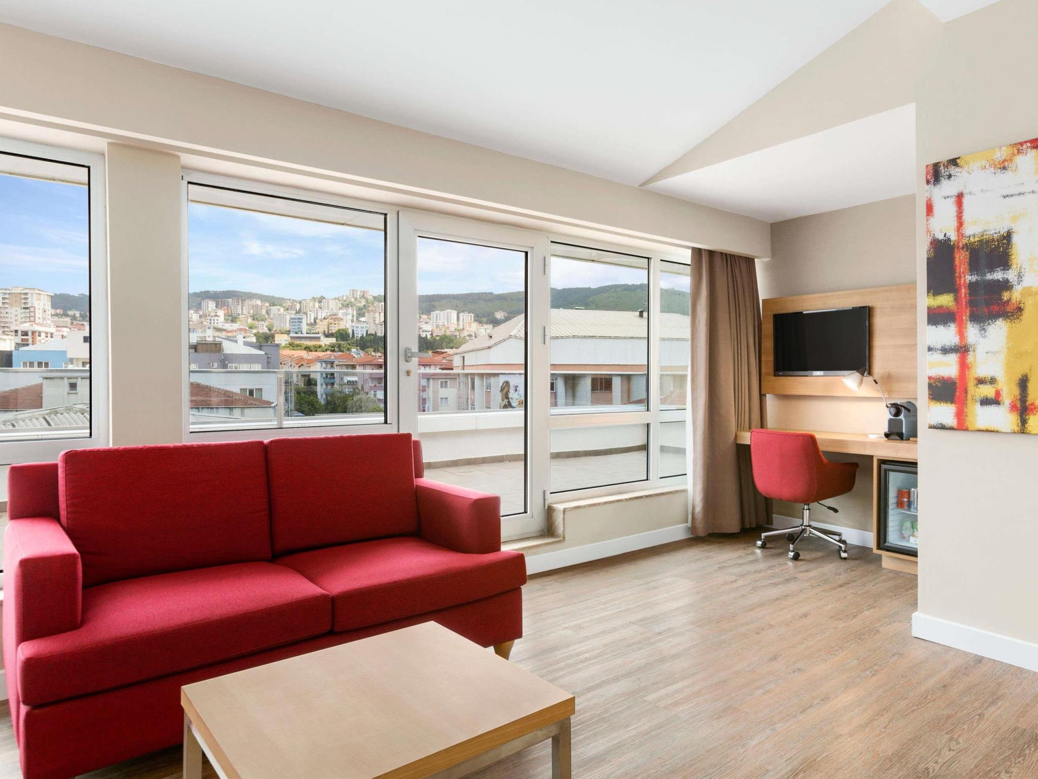 Ramada Encore Istanbul Kartal Экстерьер фото
