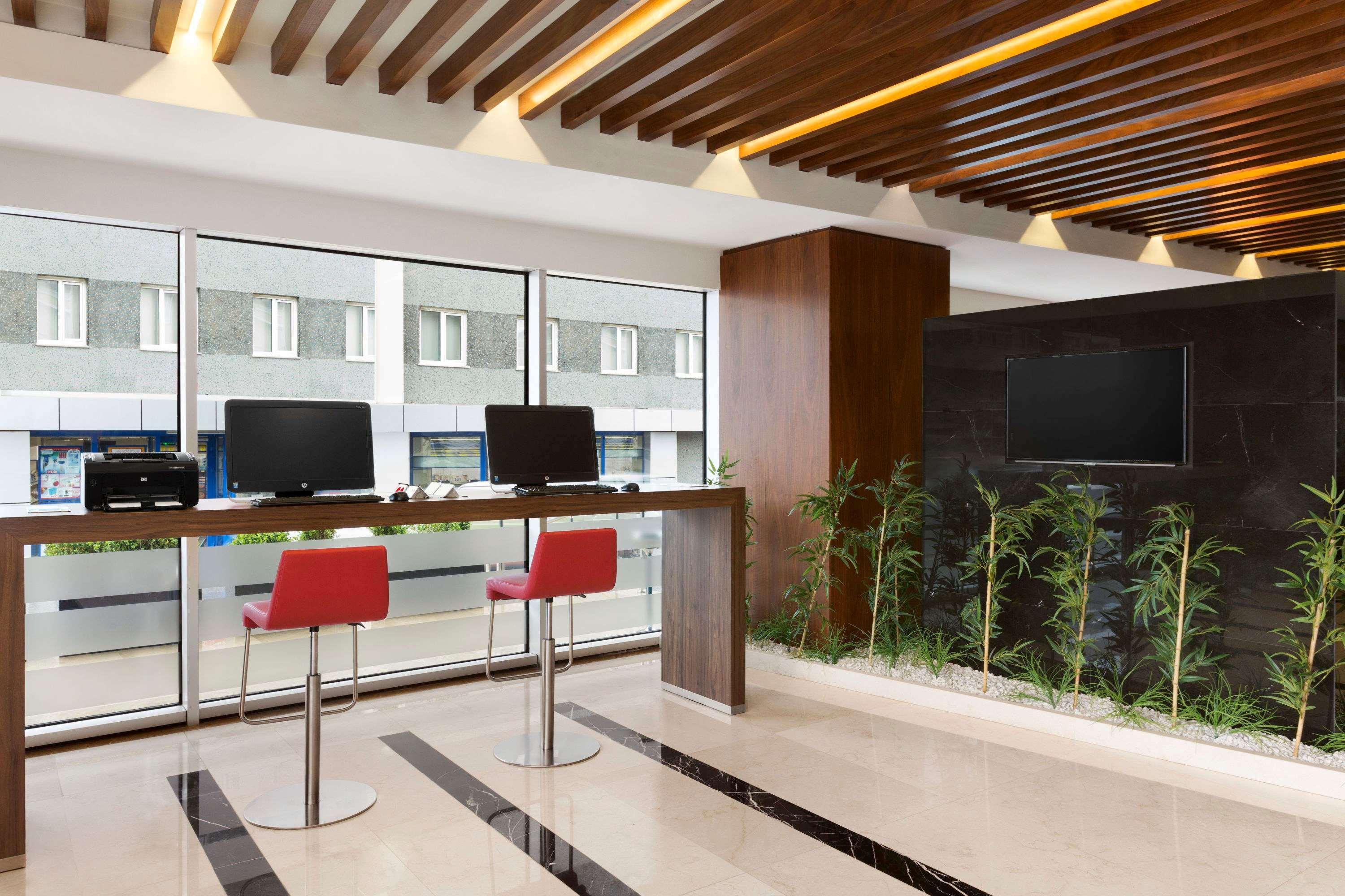 Ramada Encore Istanbul Kartal Экстерьер фото