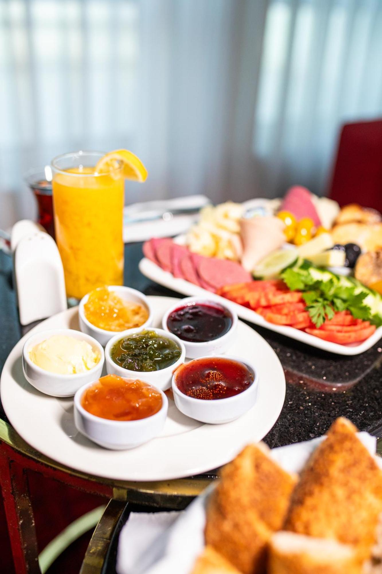 Ramada Encore Istanbul Kartal Экстерьер фото