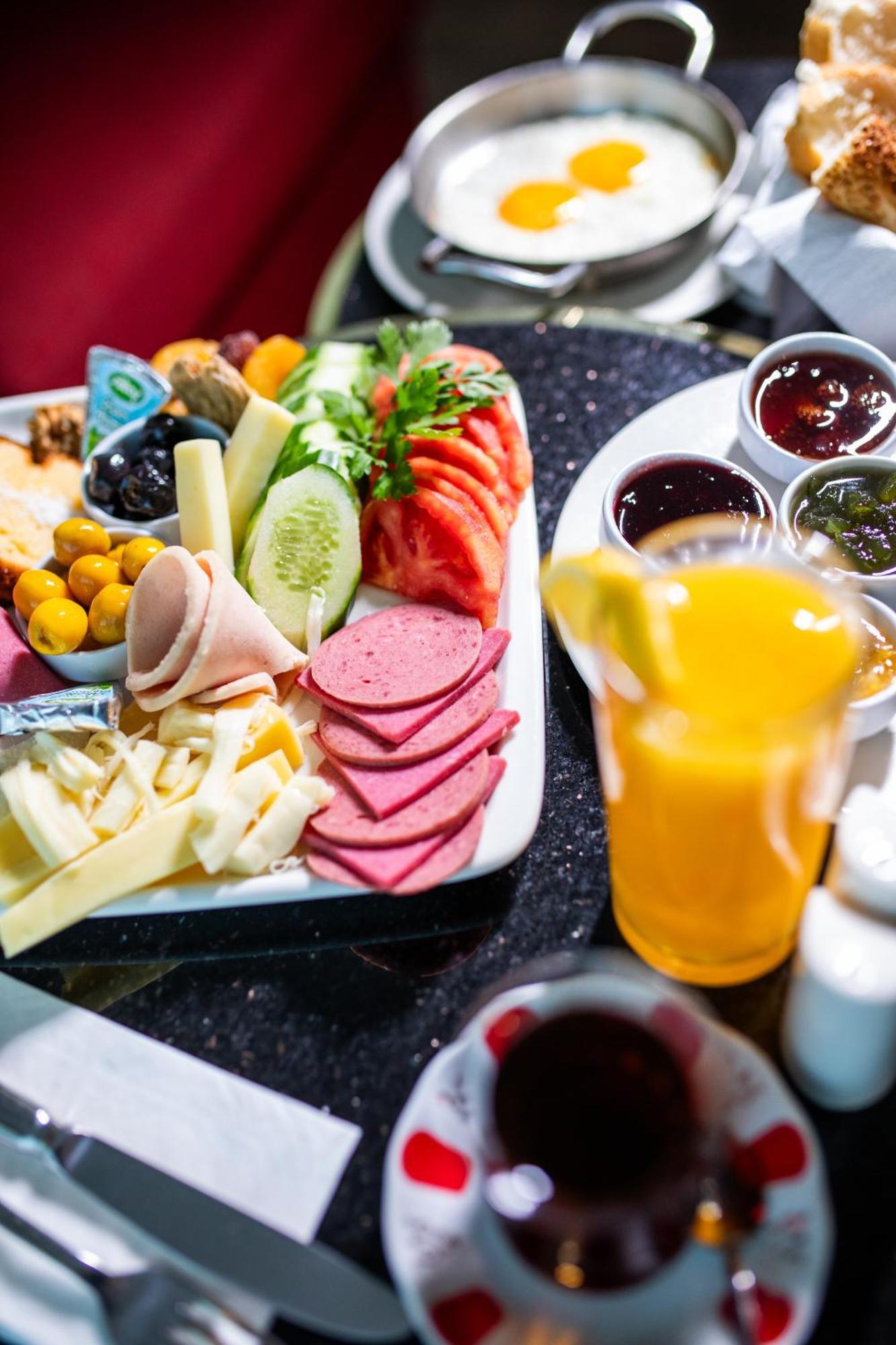 Ramada Encore Istanbul Kartal Экстерьер фото