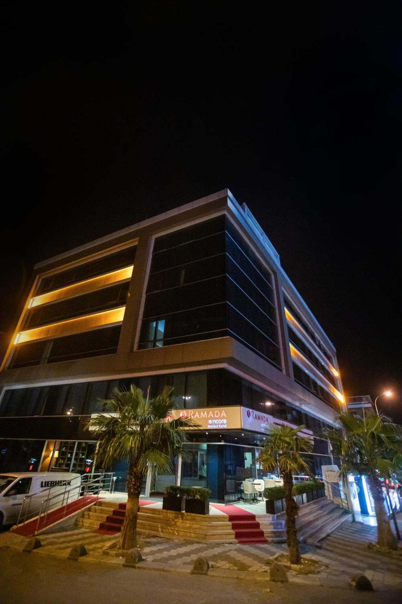 Ramada Encore Istanbul Kartal Экстерьер фото