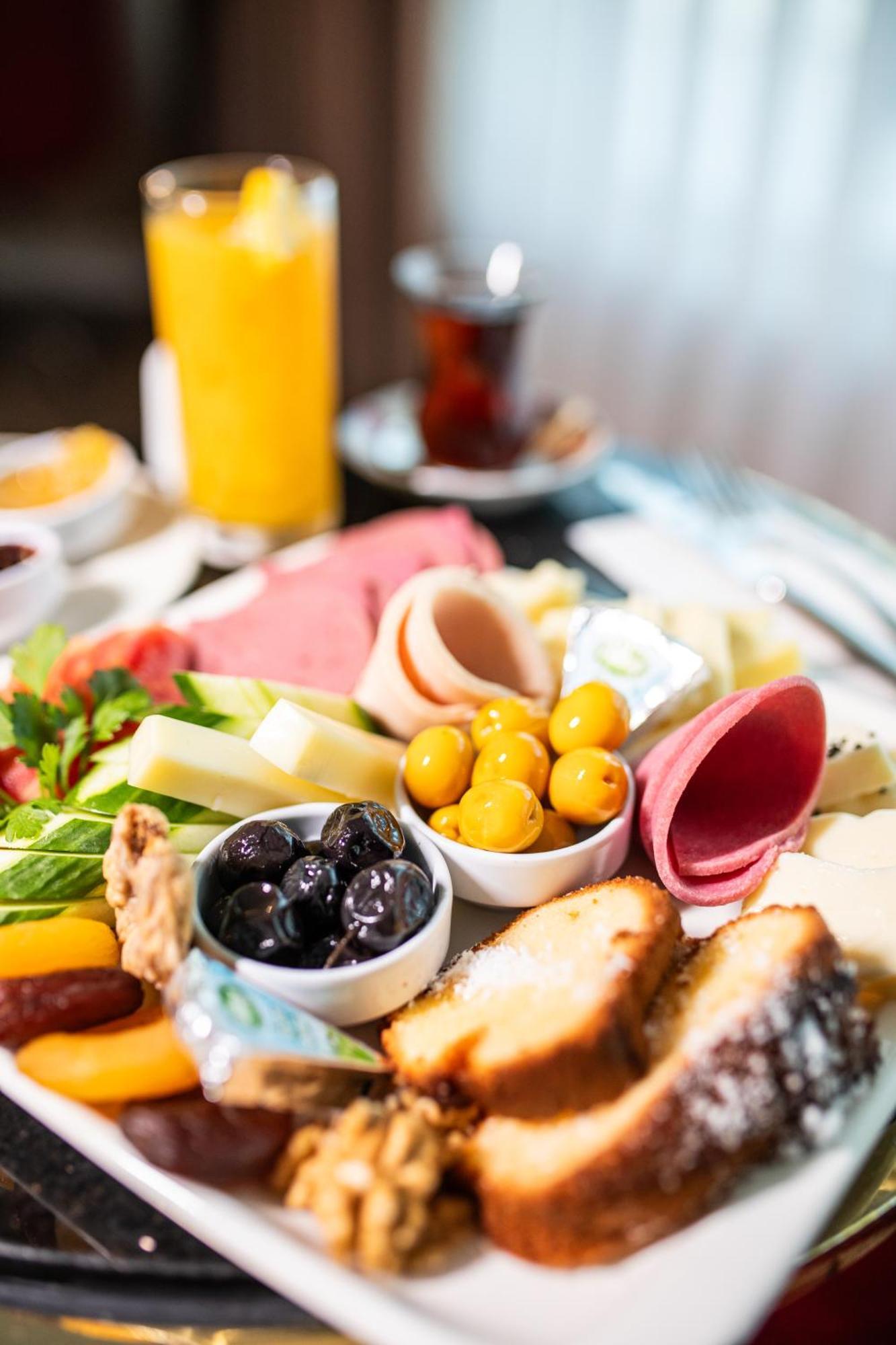 Ramada Encore Istanbul Kartal Экстерьер фото
