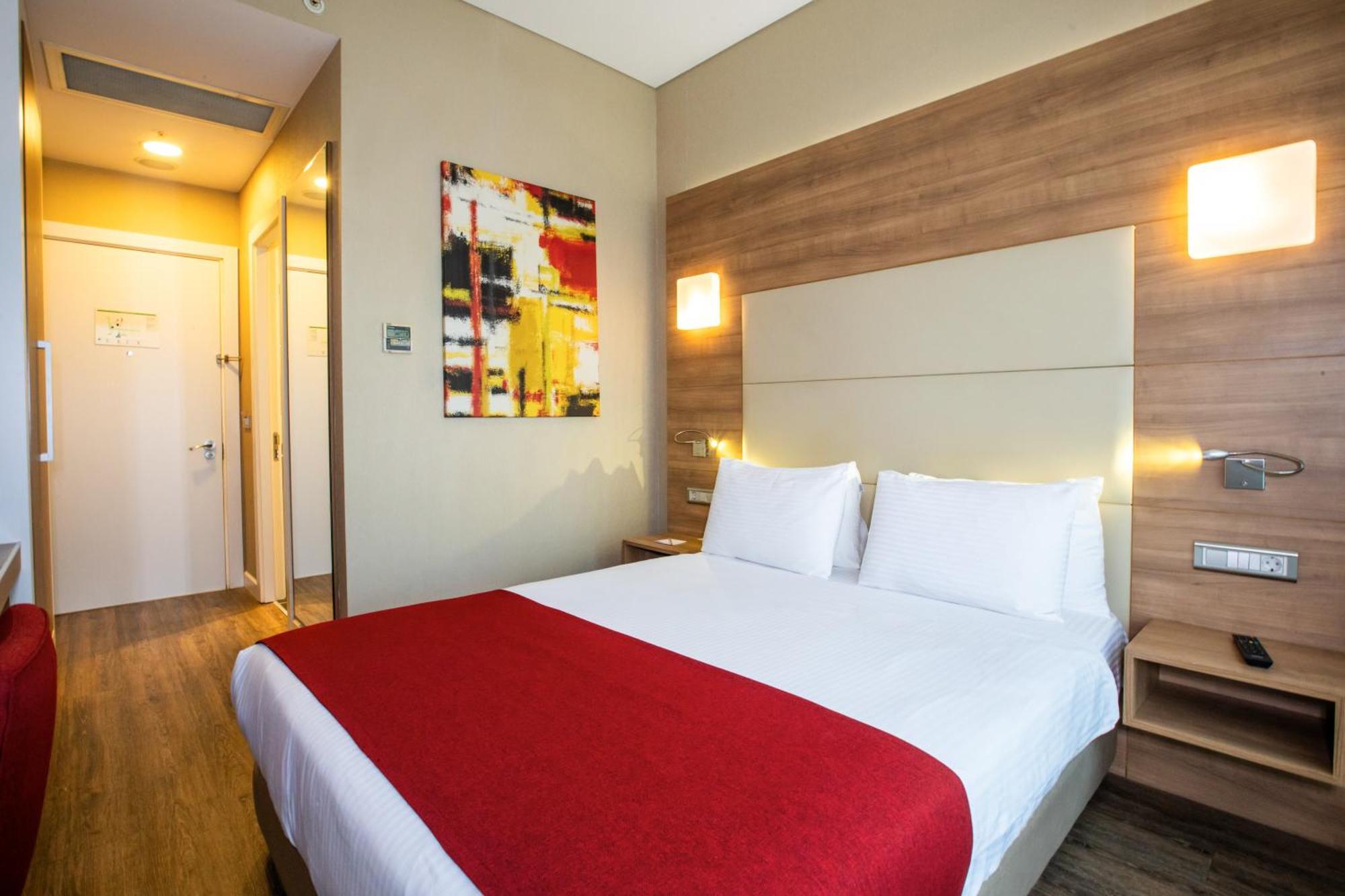Ramada Encore Istanbul Kartal Экстерьер фото